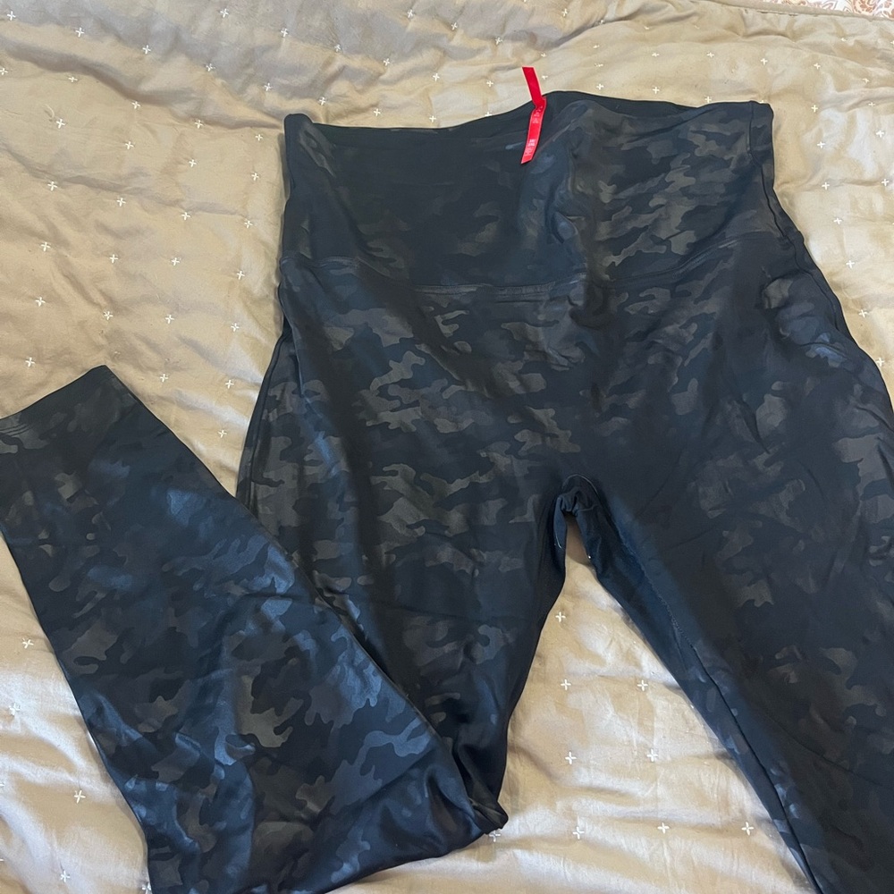 SPANX Black Camouflage Leggings